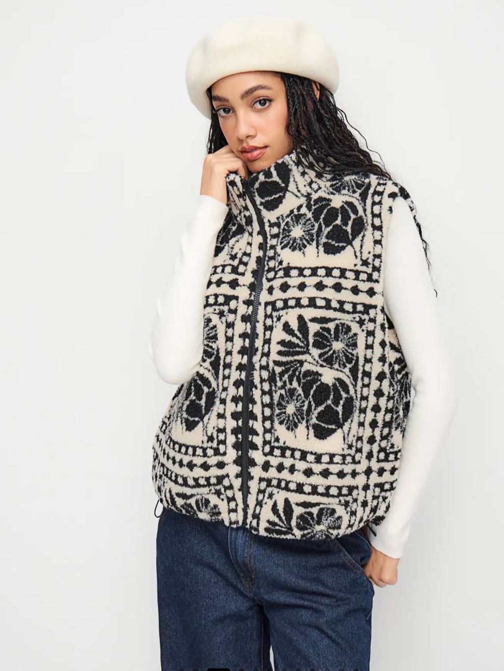Cider Floral Patterned Fleece Zip-Front Vest - Black & Cream - NWT